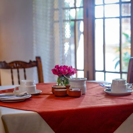 Hotel El Patio De Monterrey Уарас Екстериор снимка