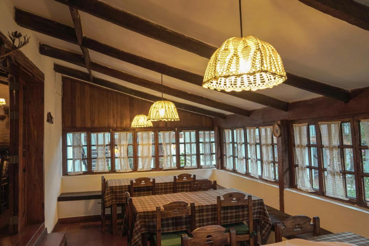 Hotel El Patio De Monterrey Уарас Екстериор снимка