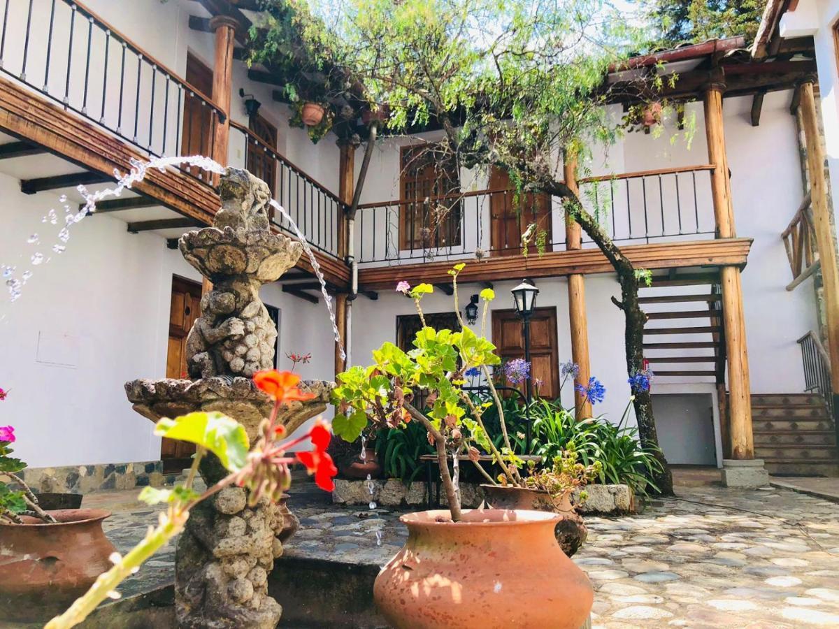 Hotel El Patio De Monterrey Уарас Екстериор снимка