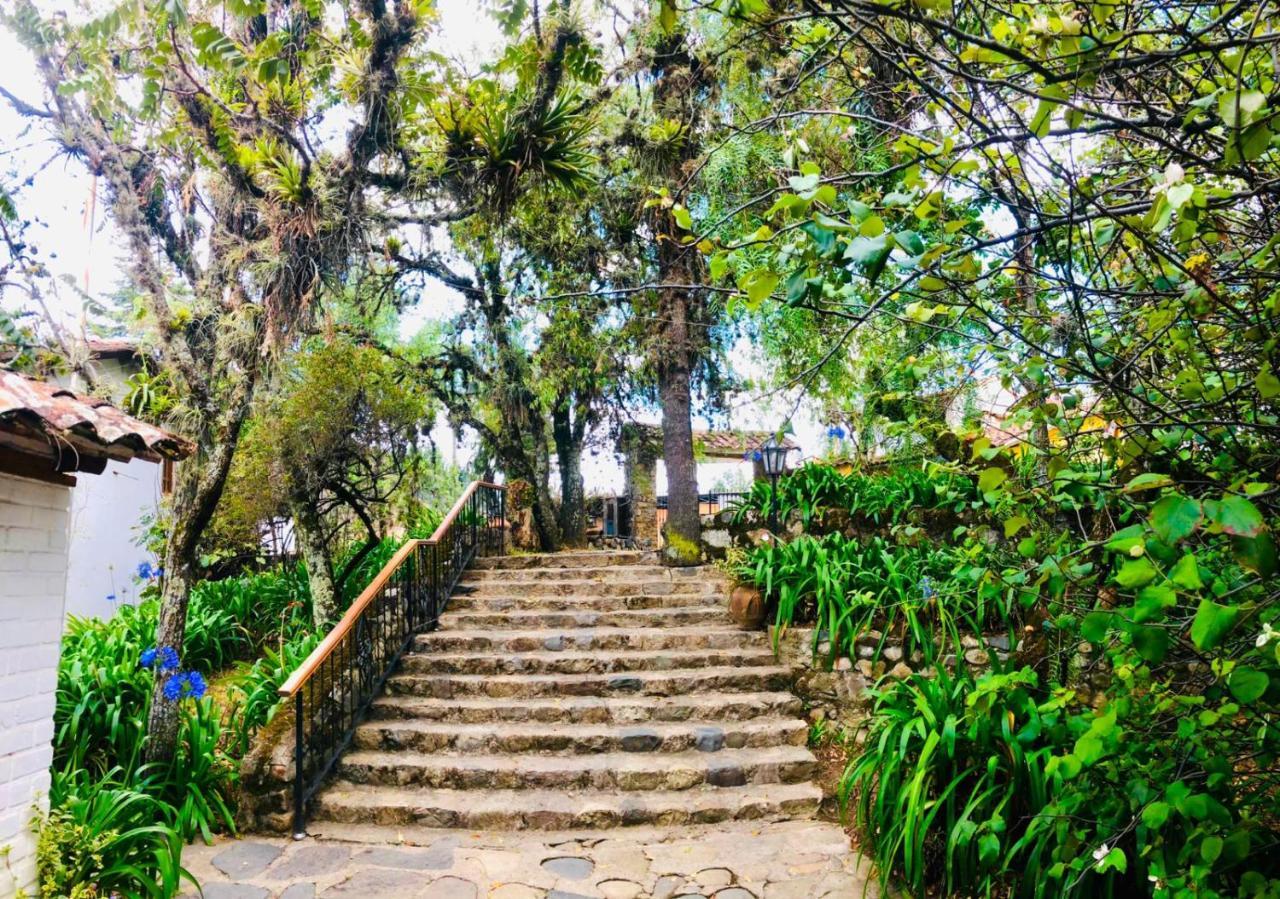 Hotel El Patio De Monterrey Уарас Екстериор снимка