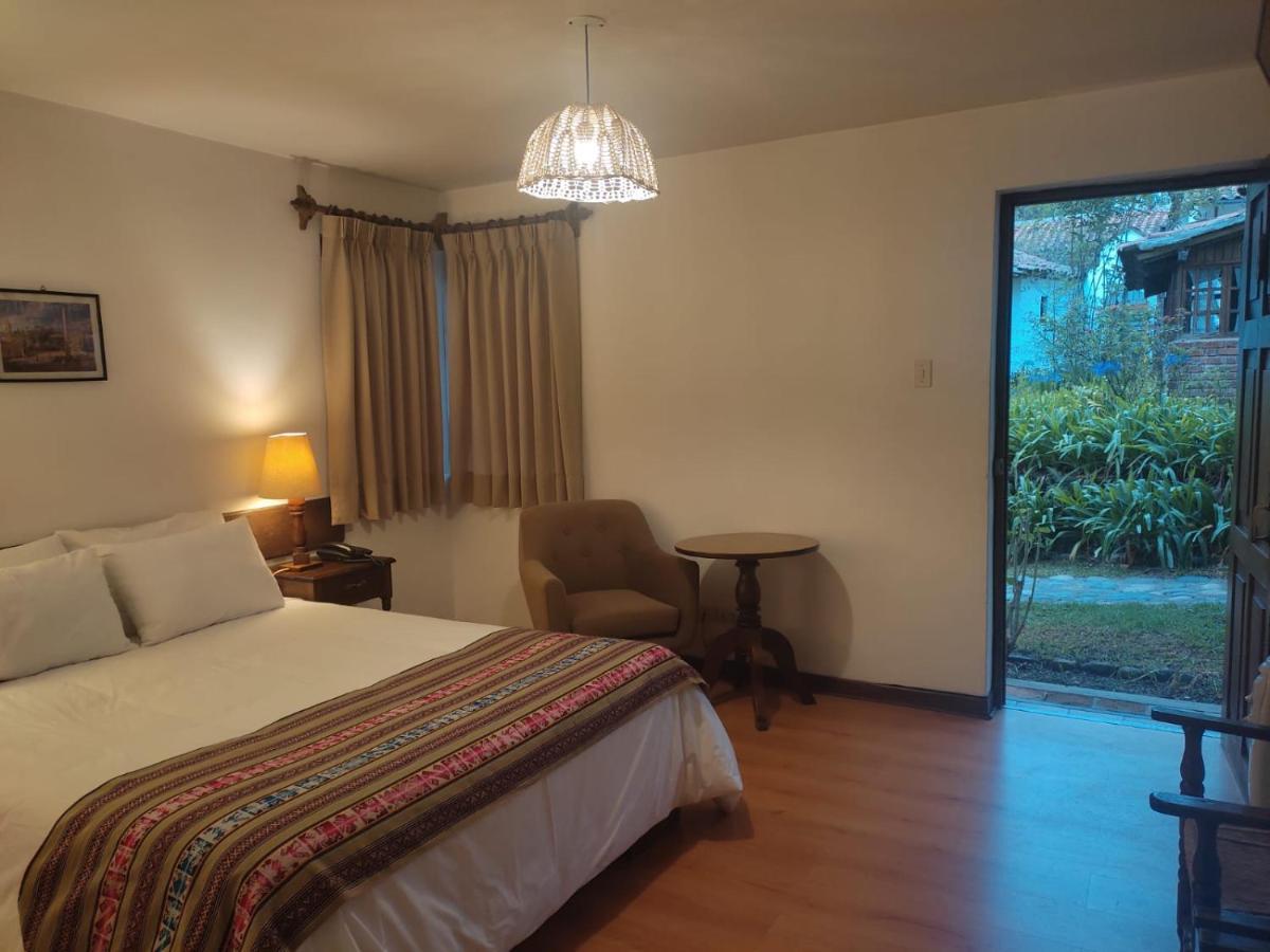 Hotel El Patio De Monterrey Уарас Екстериор снимка