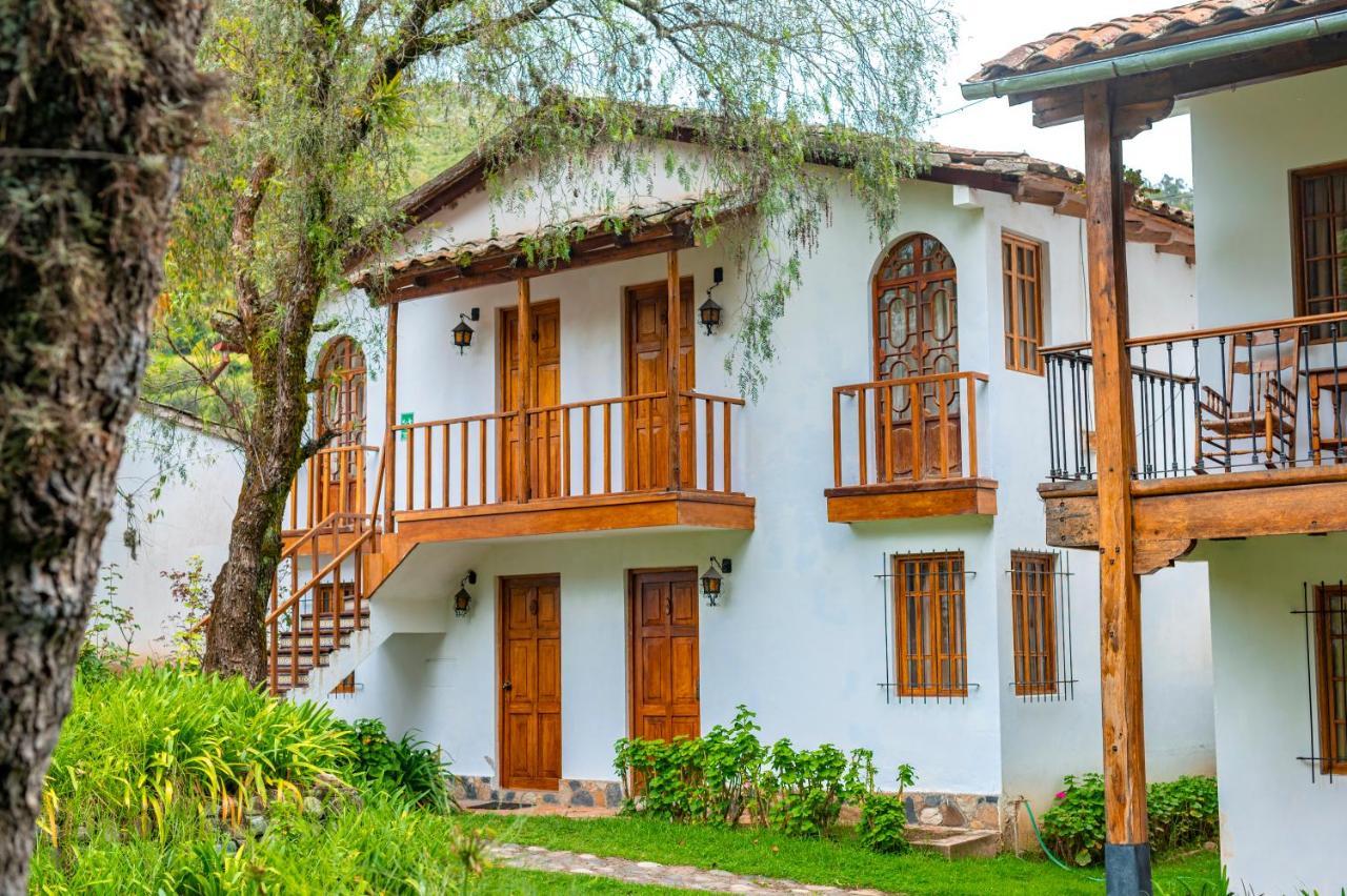 Hotel El Patio De Monterrey Уарас Екстериор снимка