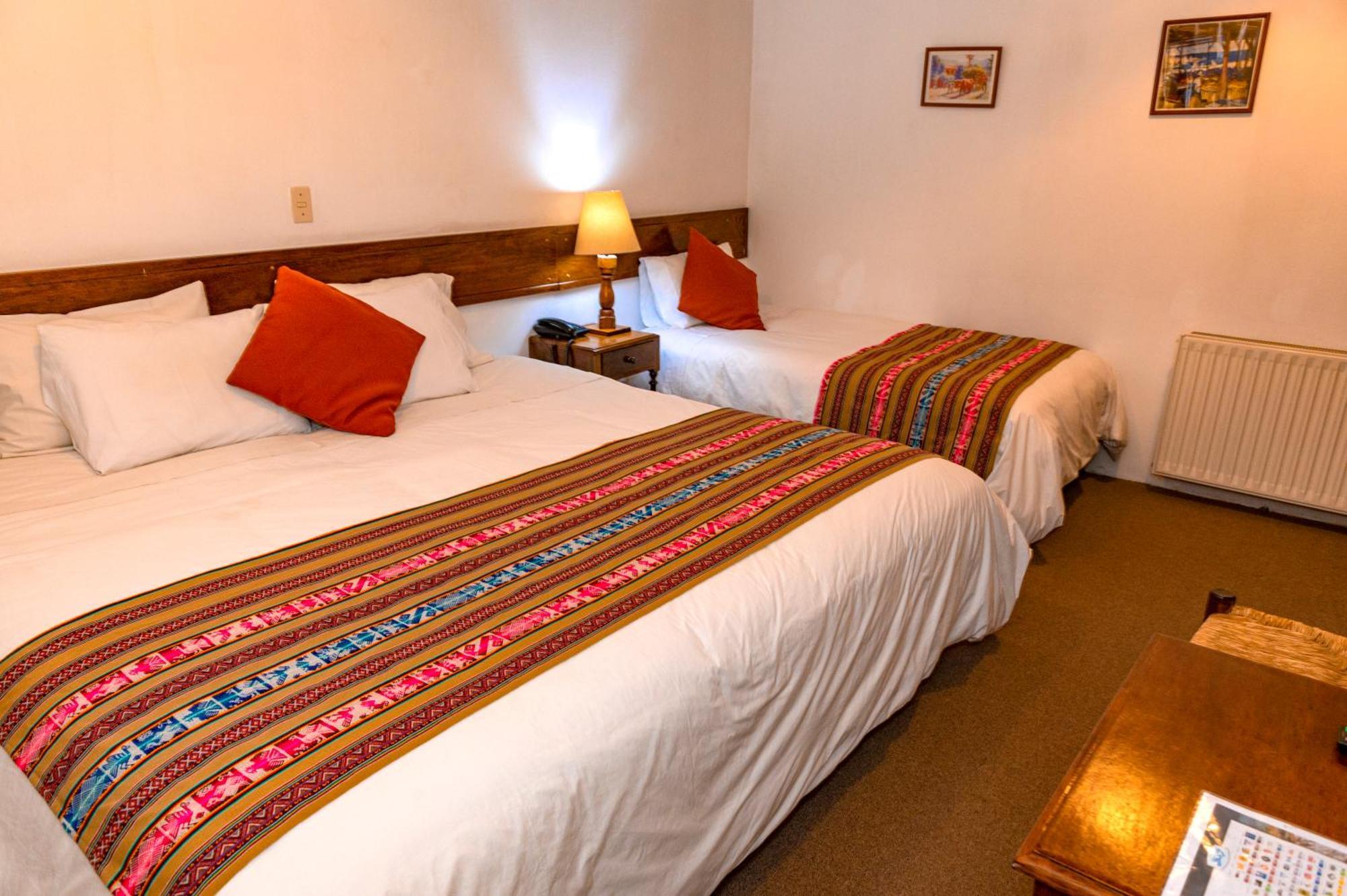 Hotel El Patio De Monterrey Уарас Екстериор снимка