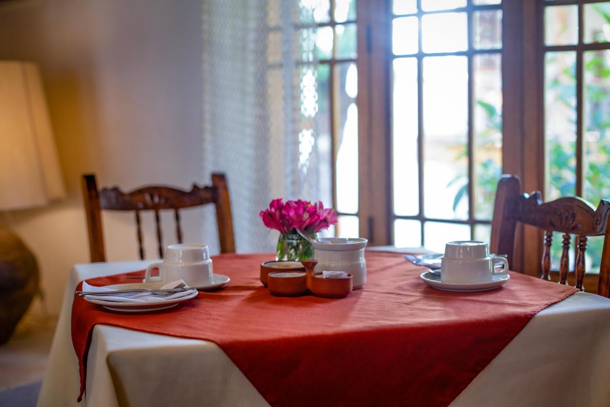 Hotel El Patio De Monterrey Уарас Екстериор снимка