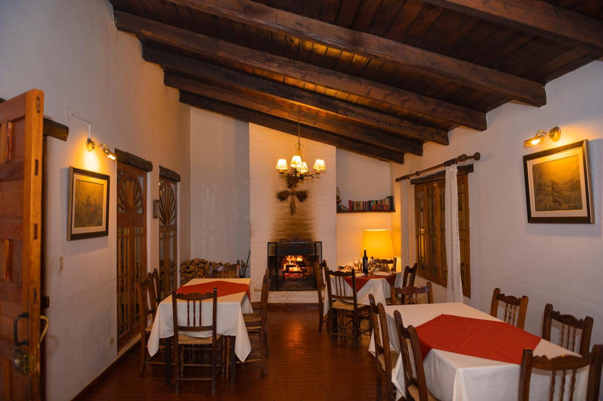 Hotel El Patio De Monterrey Уарас Екстериор снимка