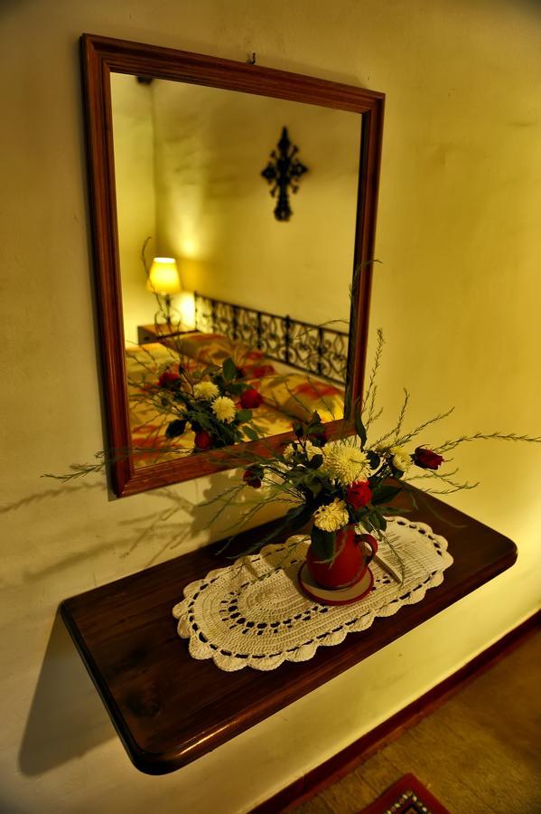 Hotel El Patio De Monterrey Уарас Екстериор снимка