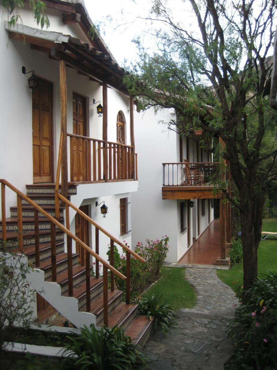 Hotel El Patio De Monterrey Уарас Екстериор снимка