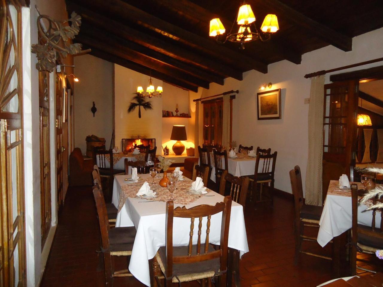 Hotel El Patio De Monterrey Уарас Екстериор снимка
